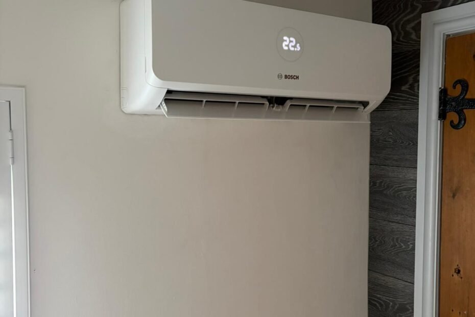 Installed mounted air conditioning unit